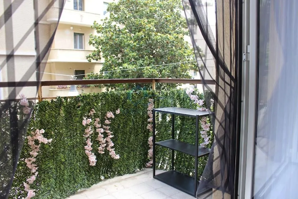 P R A T I Cozy Urban Escape Apartment Rome